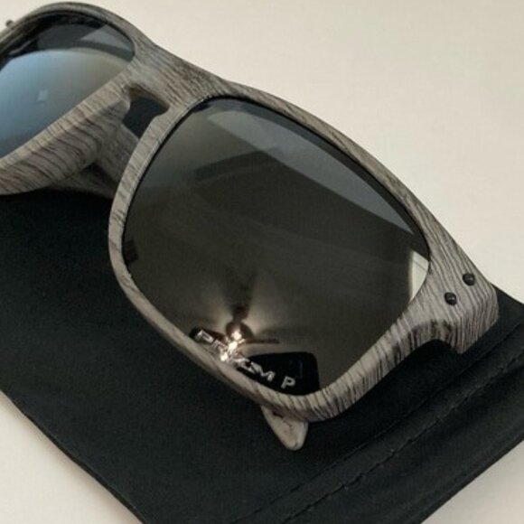 Oakley Holbrook Prizm Polarized Black Lenses OO9102 Woodgrain Frame - Picture 4 of 8